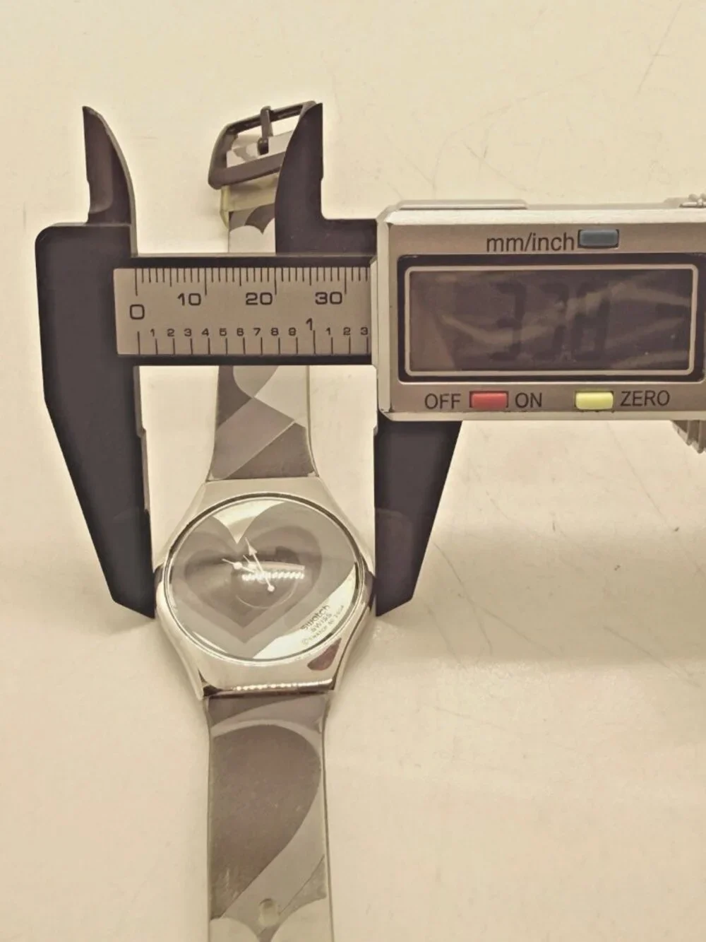 Swatch AG200 Women's Watch Hearts Silver Tone Case Gray Blue Plastic Band Quartz